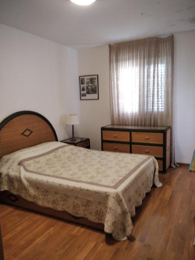 Apartmani Petrovac Na Moru Buitenkant foto