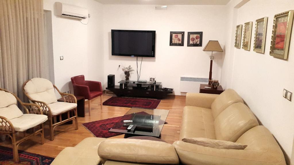 Apartmani Petrovac Na Moru Kamer foto